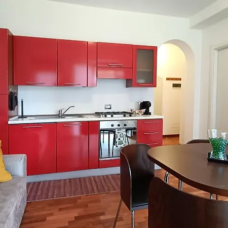 Sahi - Via Dei Ciclamini Mm1 Primaticcio, Stadio San Siro, Ospedale San Carlo * Mailand